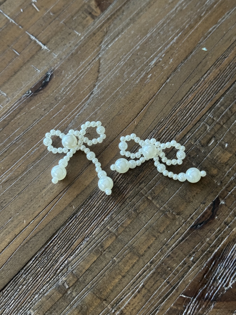 Pearl Beaded Bow Earrings - Ivory White